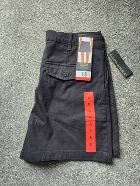 Banana Republic Womans Black Pleat Front Chino Shorts